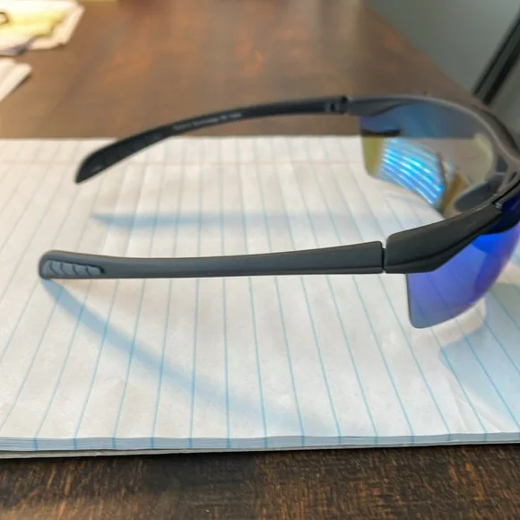 Foster Grant sunglasses - Picture 4 of 9